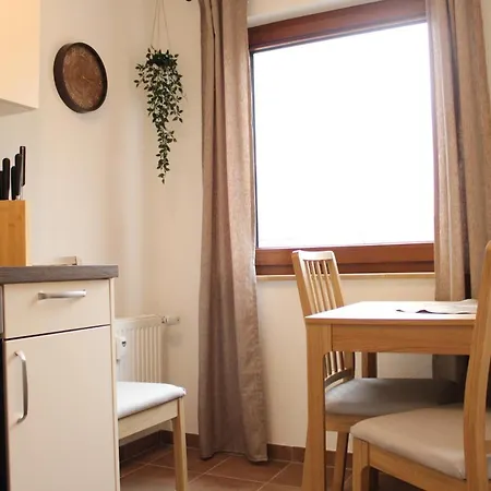 Carl * سشلوشسي